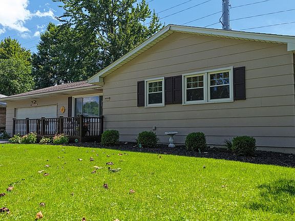 3rd image of 533 W Buckingham Dr