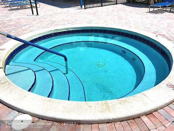 5th image of 4321 Carambola Cir S #2667