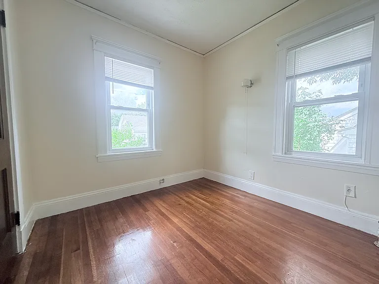 1639 Washington St — Photo 8