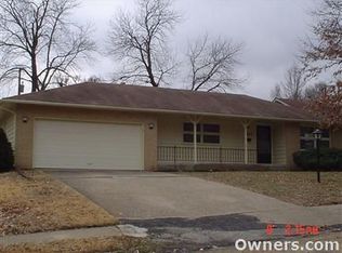 1621 SW Knollwood Dr, Topeka, KS 66611