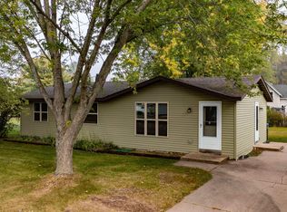 602 E Alfred St, Weyauwega, WI 54983