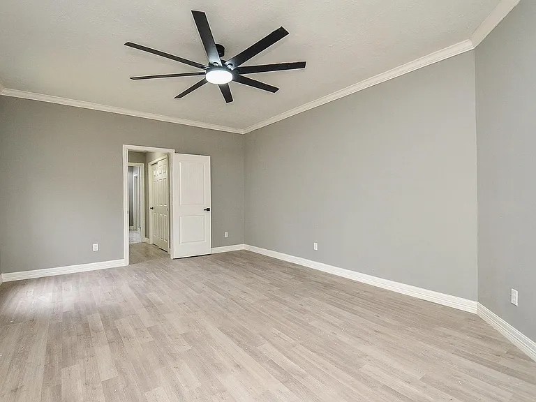 9211 Abbey Chase Ln — Photo 16