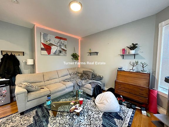 5th image of 18 Portsmouth St #A