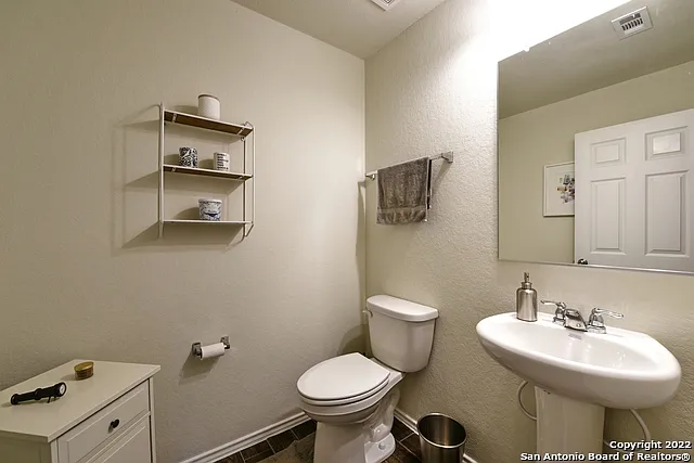 7807 Cottonwood Rdg — Photo 24