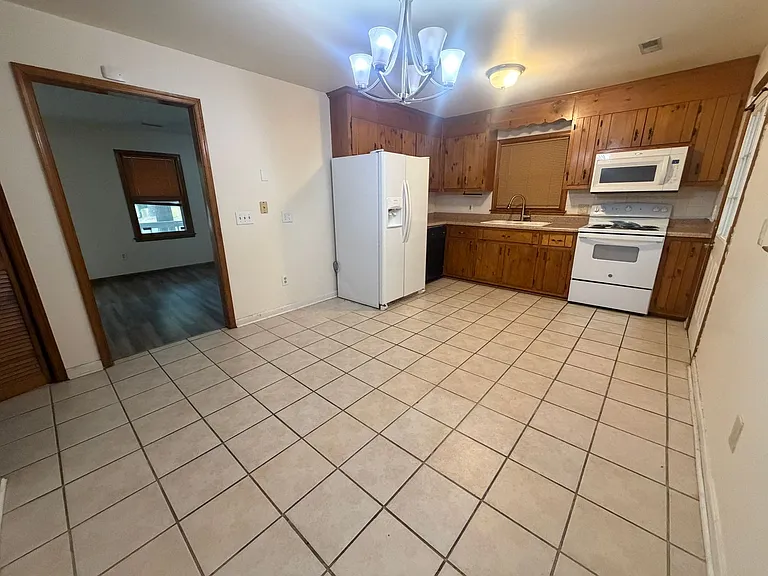 24405 Gaydell Dr — Photo 9