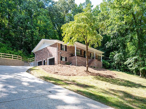 2nd image of 429 Bluebird Cir