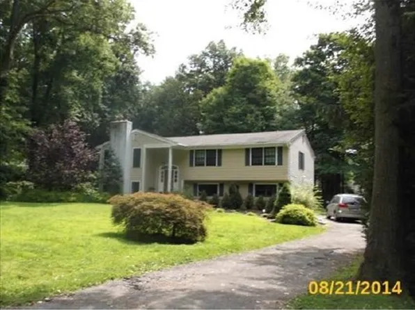 1 Autumn Ridge Rd, Weston, CT 06883