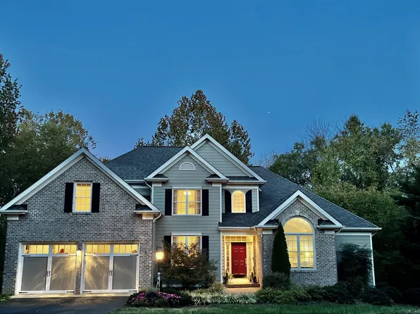 3 Old Farm Rd, Charlottesville, VA 22903