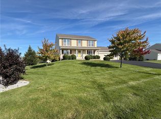 4458 Tabitha Creek Dr, Syracuse, NY 13215