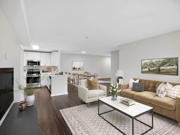 1957 Columbia Pike #67-12