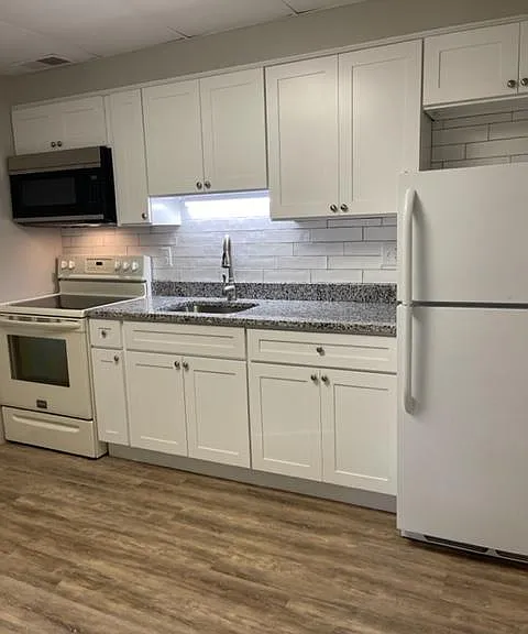 31 W Main St #2 — Photo 4