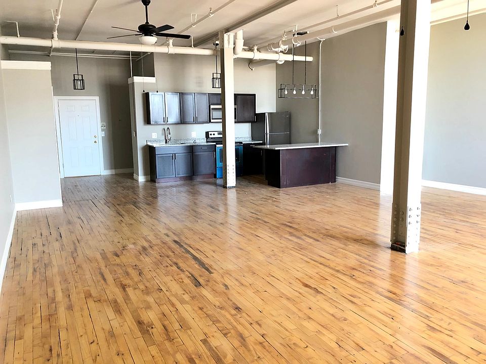 1st image of 1301 W Lafayette Blvd #205