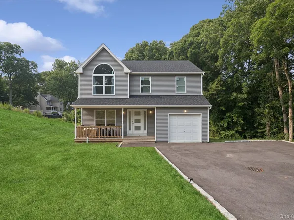 65 Ozark Street, Ronkonkoma, NY 11720