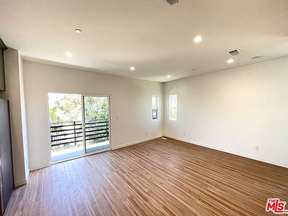 3rd image of 4017 Montclair St #D