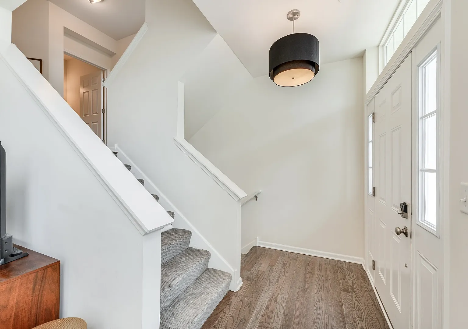2 bed, 2.5 bath, 1600 sqft, $3,100 — Photo 3
