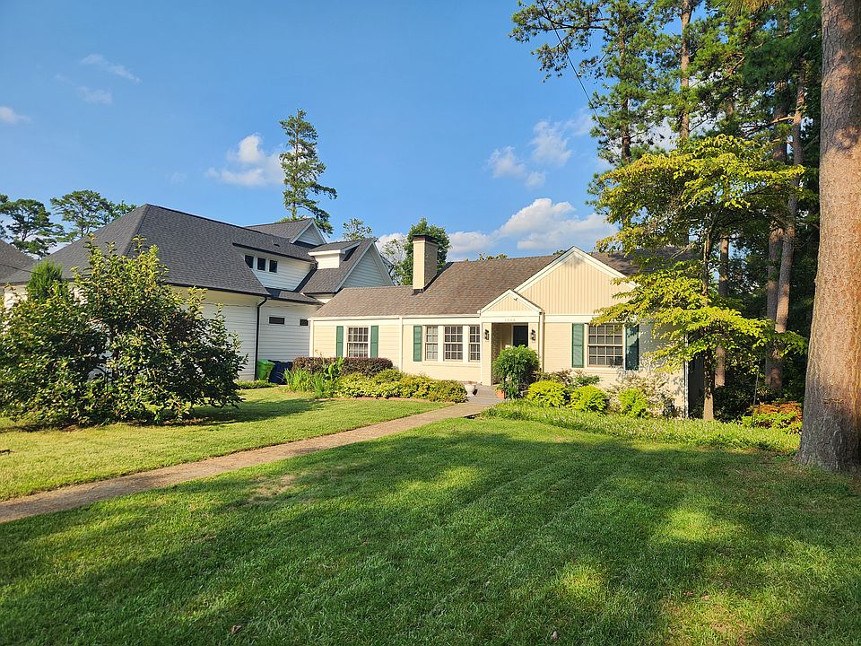 Front on house, setback from road