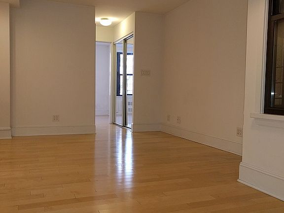 5th image of 216 E 29th St #2D
