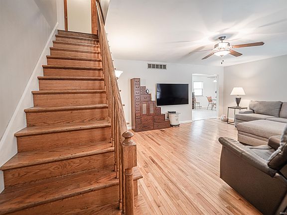 5th image of 322 Shady Ln