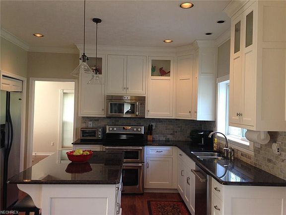 3rd image of 6093 Arlyne Ln
