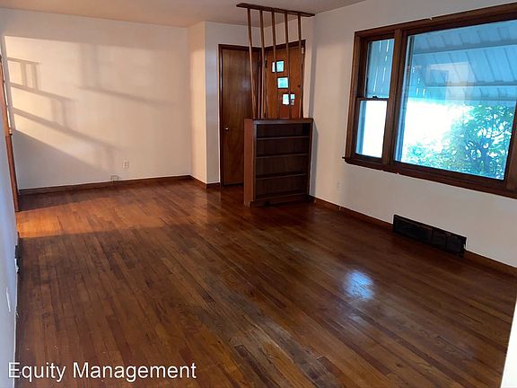 4th image of 469 N Glenellen Ave