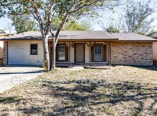 118 N Meadow St, Converse, TX 78109