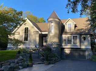 3131 Bay Shore Dr, Orchard Lake, MI