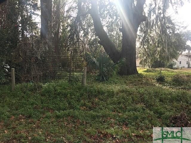 2nd image of 209 Shipyard Rd