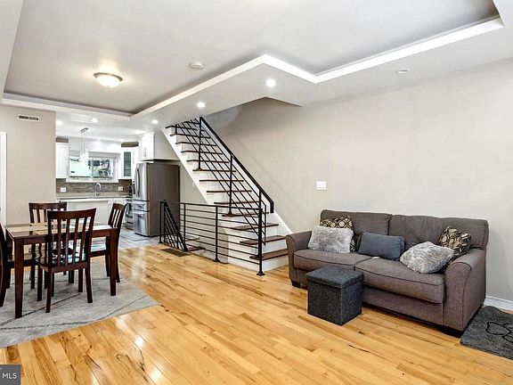 2nd image of 2434 S Rosewood St