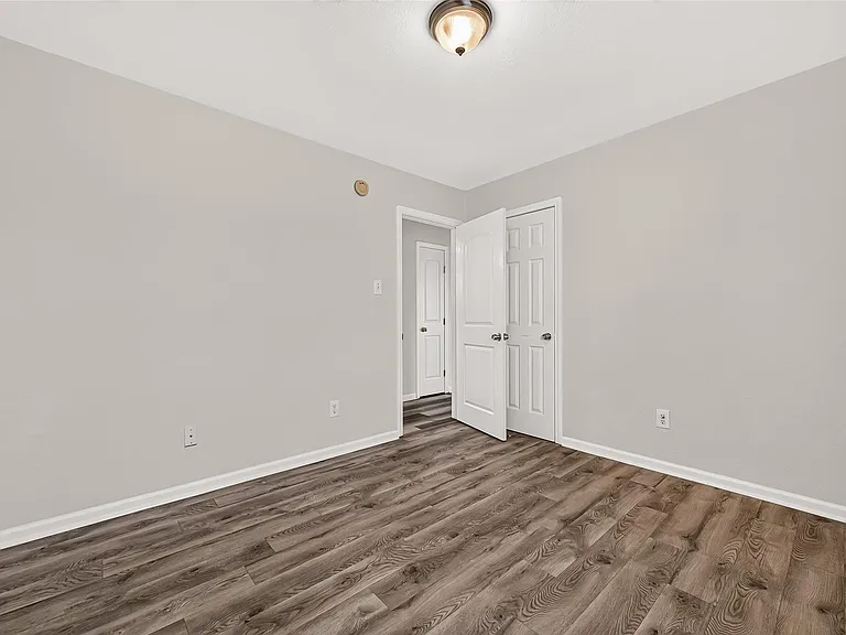 7242 Autumn Bluff Ln — Photo 32