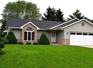 29746 Clover Ln, Waterford, WI
