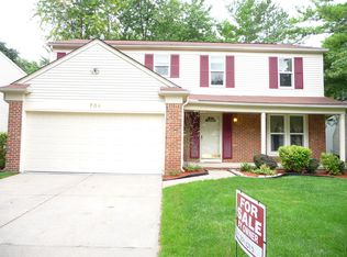 704 Burlington Rd, Canton, MI 48188