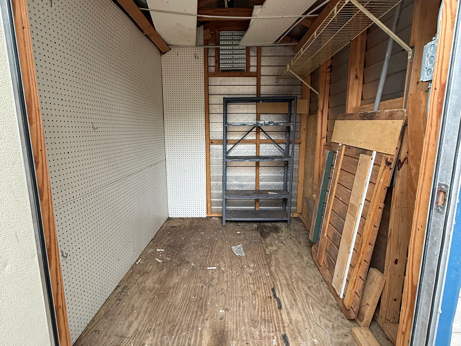 Studio, 2400 sqft, $750 — Photo 3