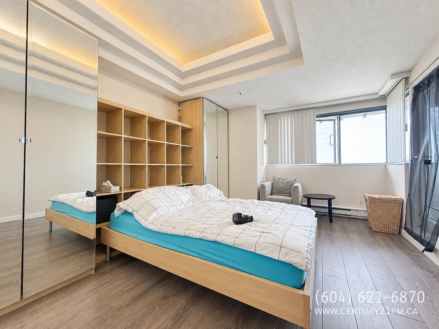 3 bed, 2.0 bath, 1350 sqft, $3,300 — Photo 3