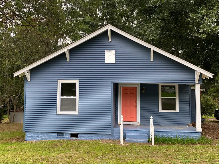229 Grandview Dr — Photo 1
