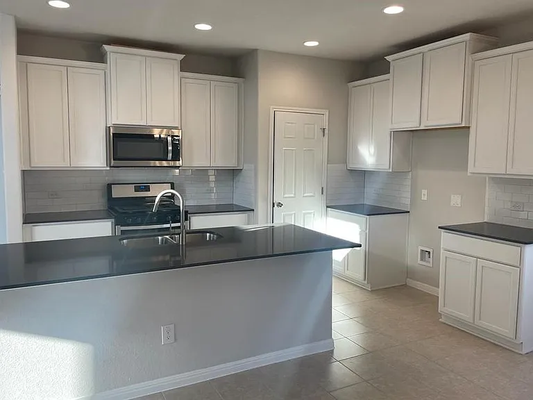 12809 Gilliland Ln — Photo 10