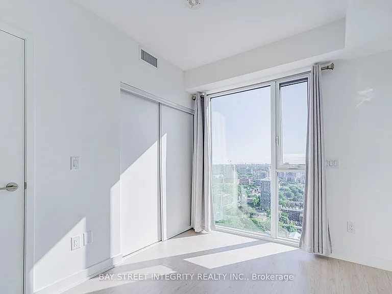 65 Mutual St #3201 — Photo 9