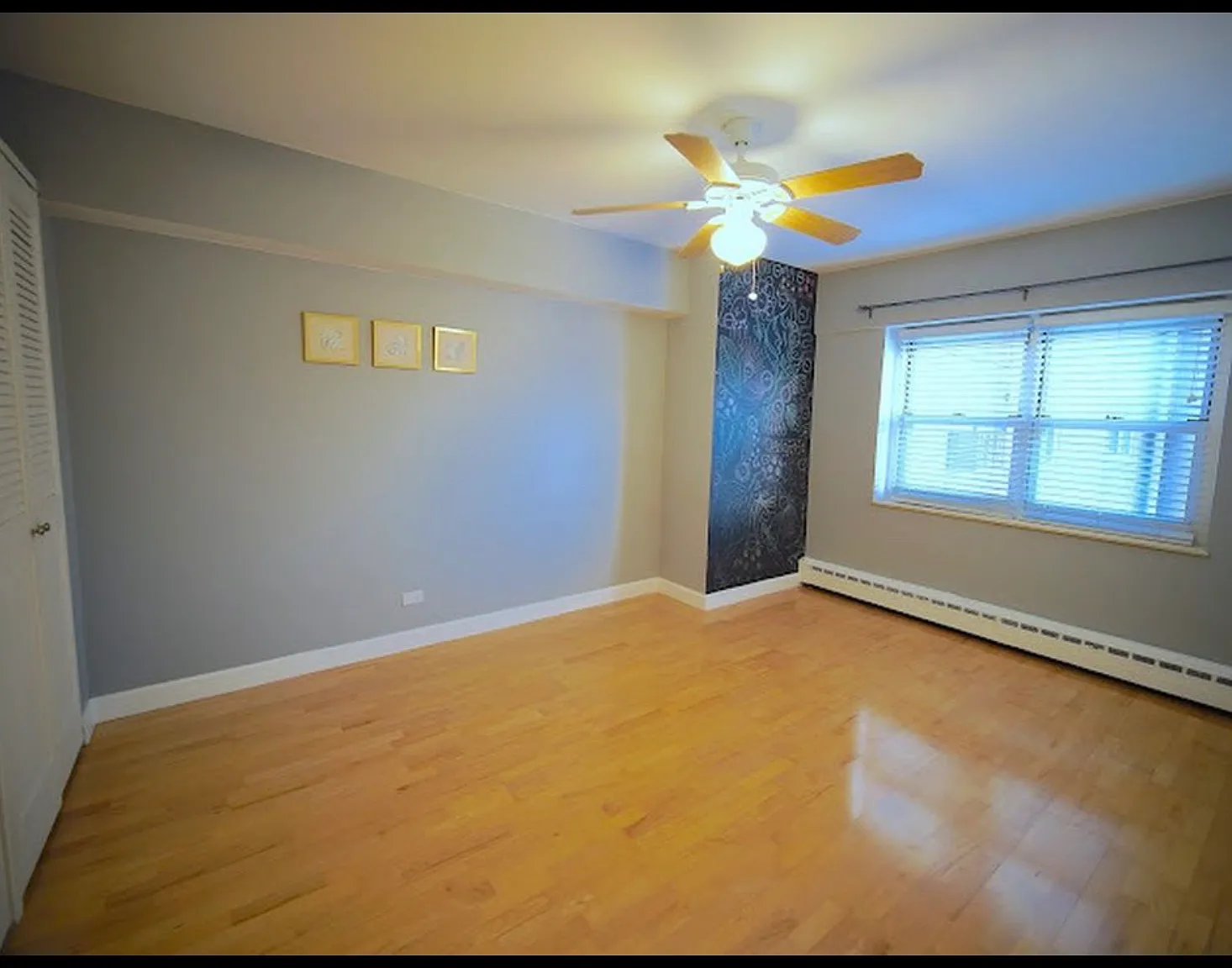 4970 N Marine Dr — Photo 3