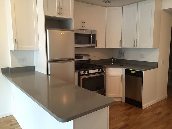 2nd image of 355 S End Ave APT 20P
