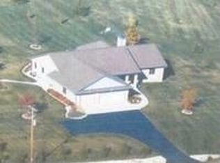 5240 S Beaumont Ave, Kansasville, WI 53139