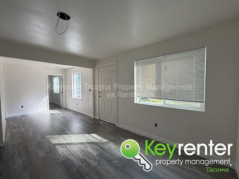 9010 Rose Rd SW — Photo 2