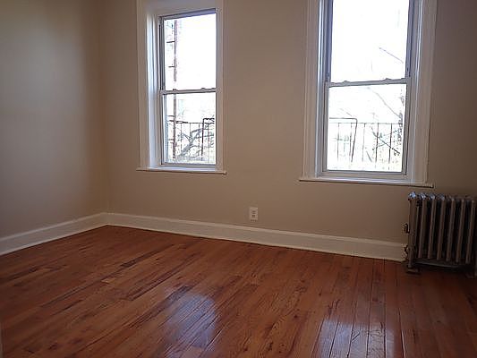 1st image of 489 Montgomery St APT 3R