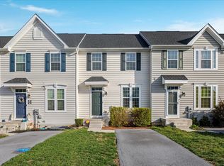 195 Ontario Dr, Falling Waters, WV 25419