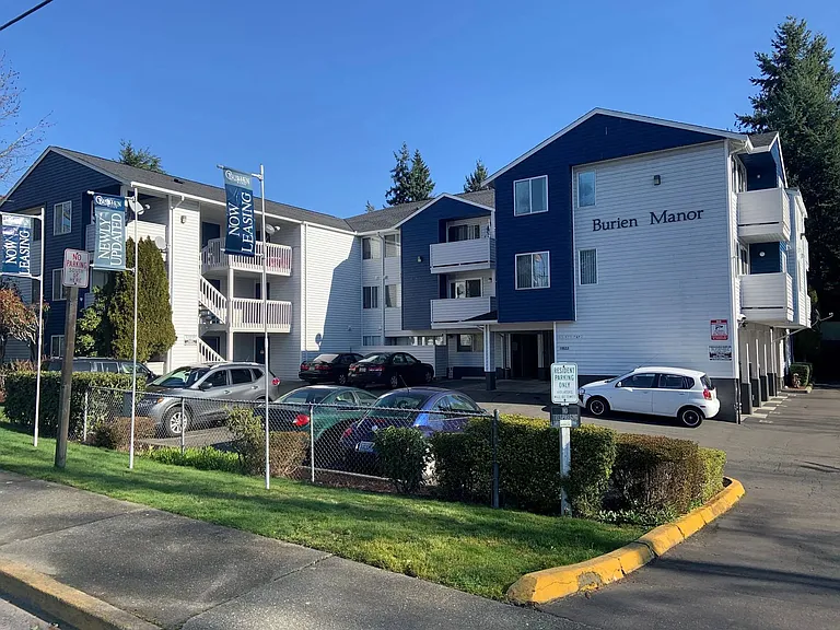 Burien Manor — Photo 13