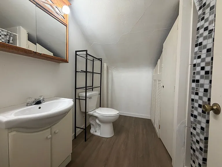 209 W Main St. — Photo 6