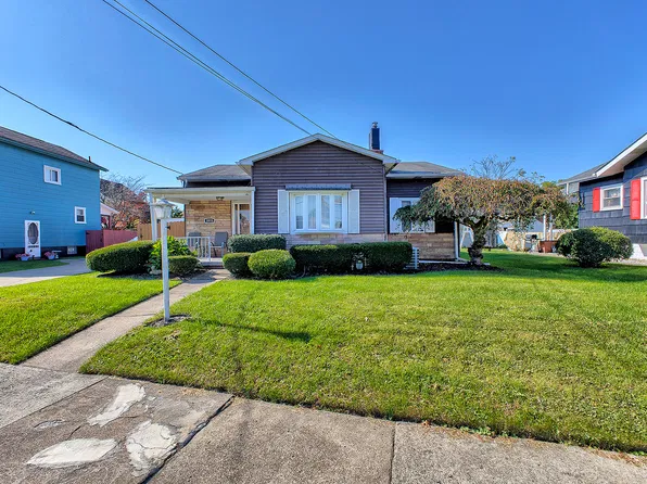 1015 Lane Ave, Natrona Heights, PA 15065