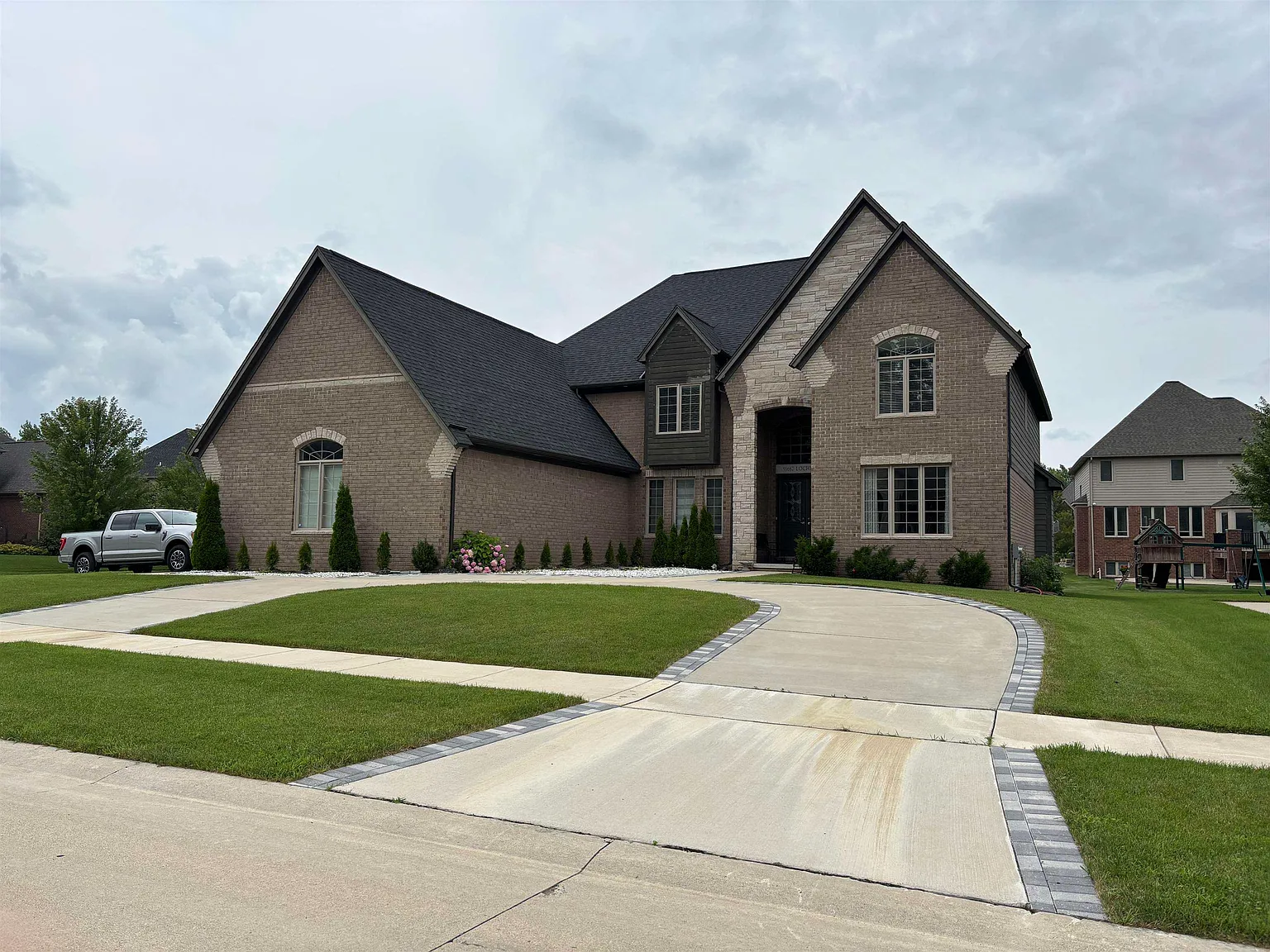 55667 Lochmoor Dr photo 1
