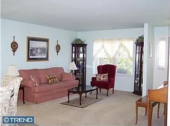 5th image of 52 Falmouth Dr