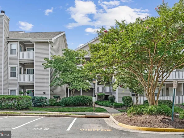 14313 Climbing Rose Way APT 205, Centreville, VA 20121