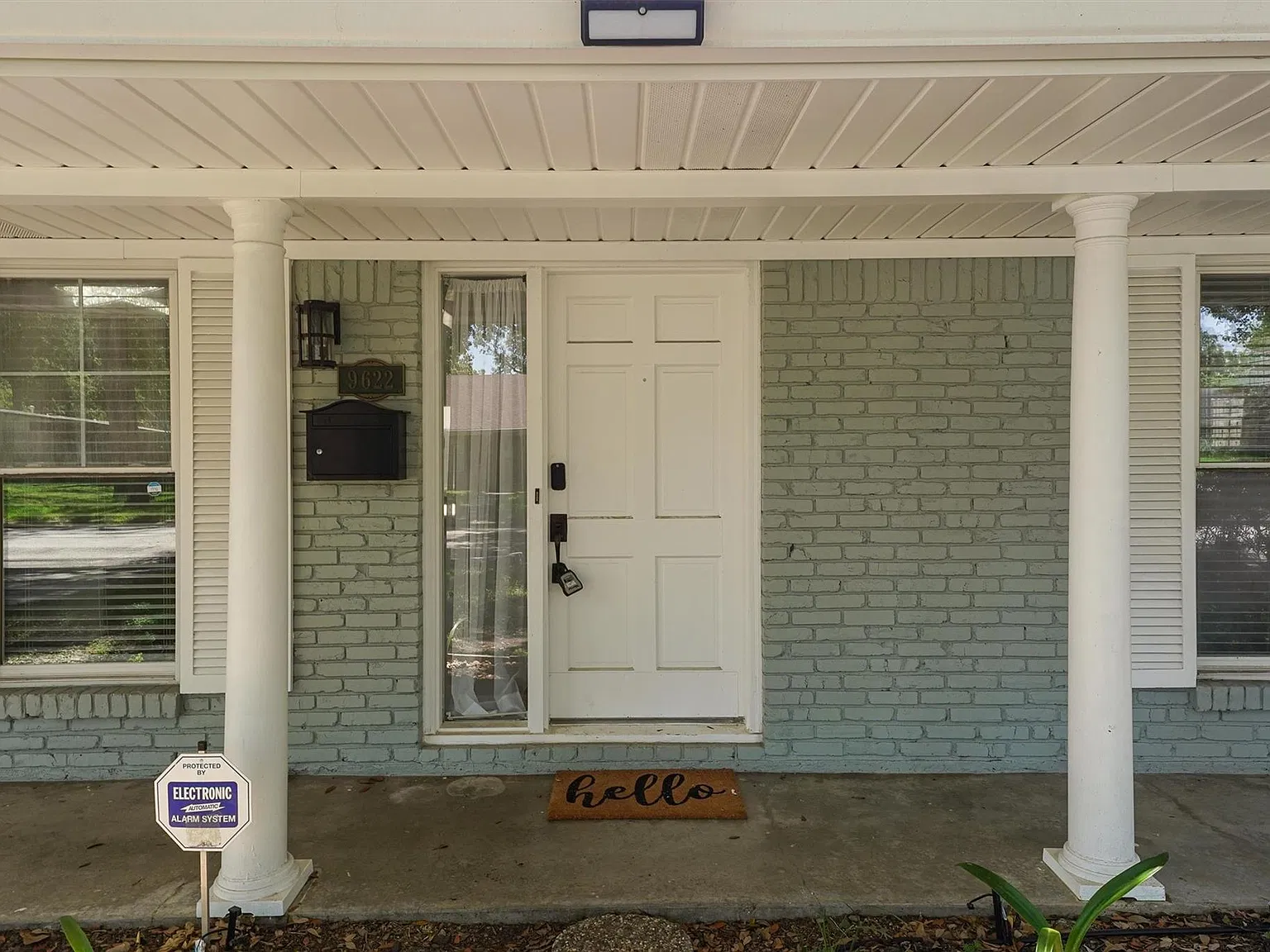 3 bed, 2.0 bath, 1693 sqft, $2,500 — Photo 3