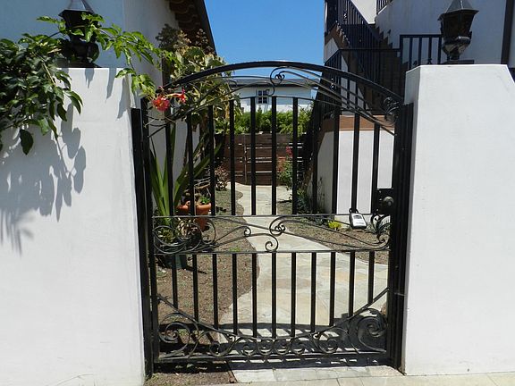 3rd image of 2044 Louella Ave